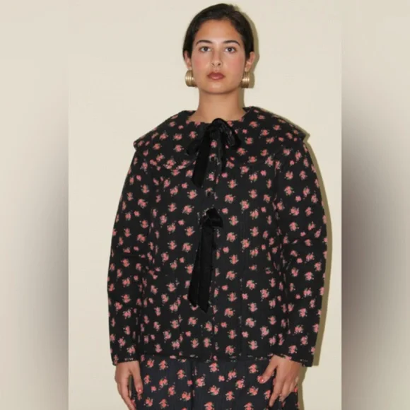 Damson Madder Elsie quilted rose print tie front jacket in black - Picture 2 of 10